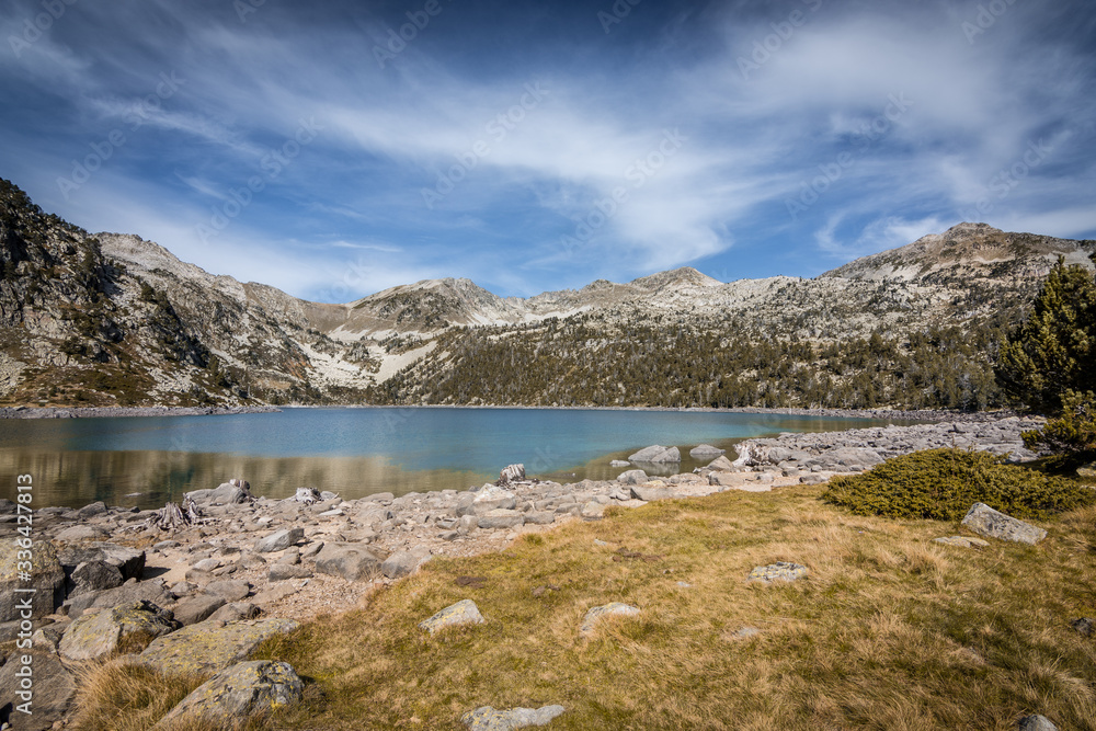 Lac d'Aubert réserve naturelle du Néouvielle - Hautes-Pyrénées - Occitanie