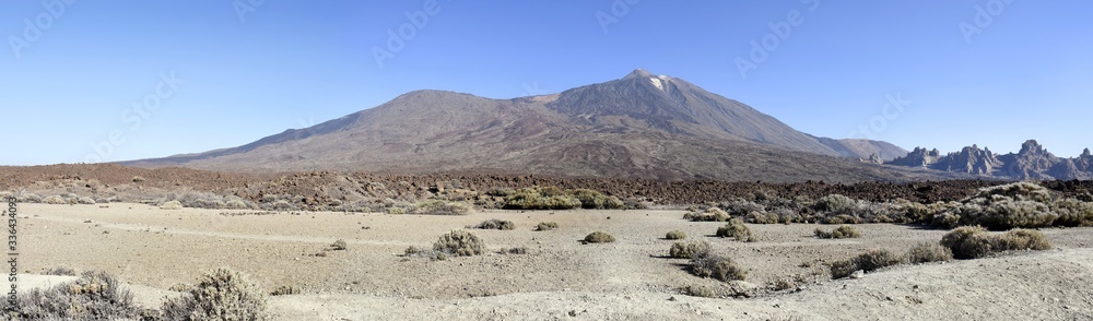 Espagne, Tenerife, vue le la caldeira, parc du El Teide et des roques de Garcia depuis la route TF21