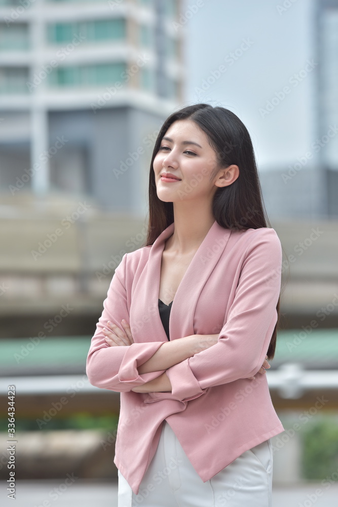 Beautiful young businesswoman in a suit It is a business concept.