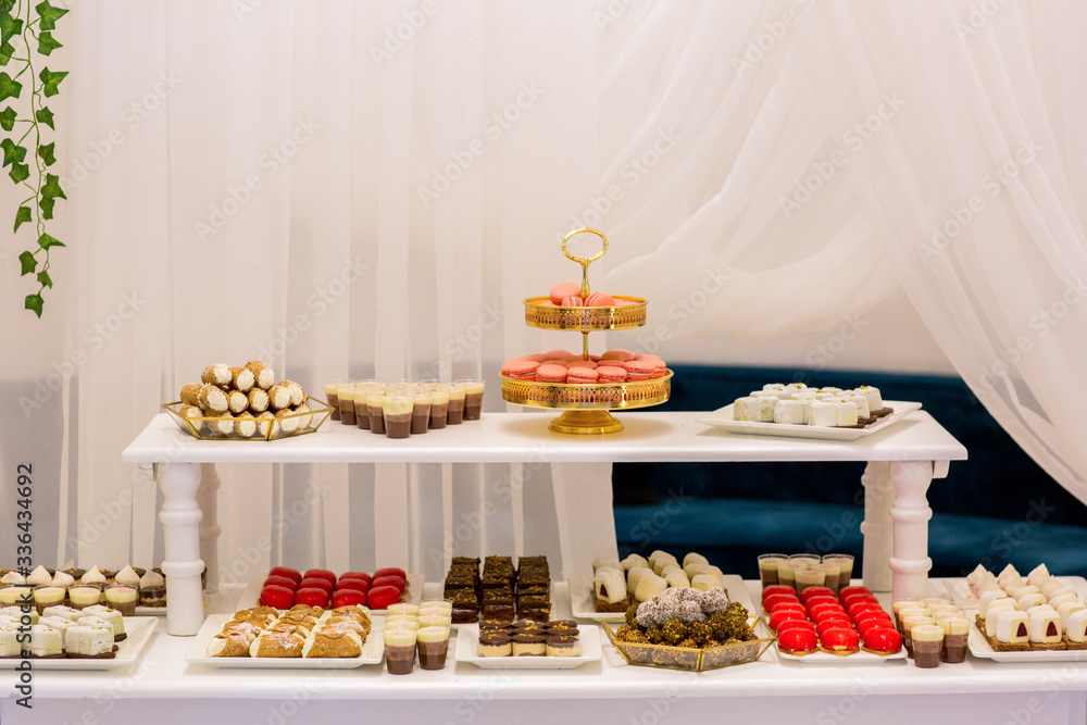 Naklejka premium Delicious candy bar with various sweets