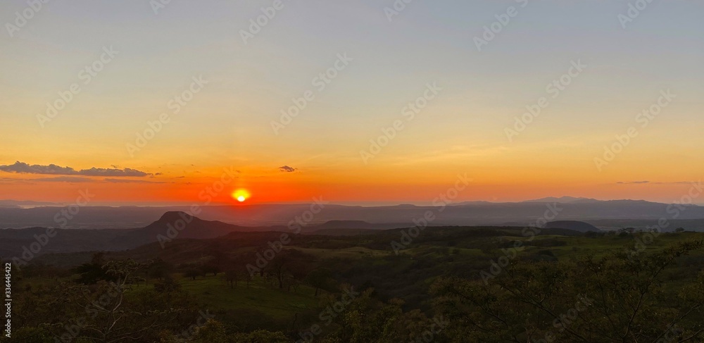Fototapeta premium Sunset on the horizon of Pacific Ocean in Guanacaste, Costa Rica