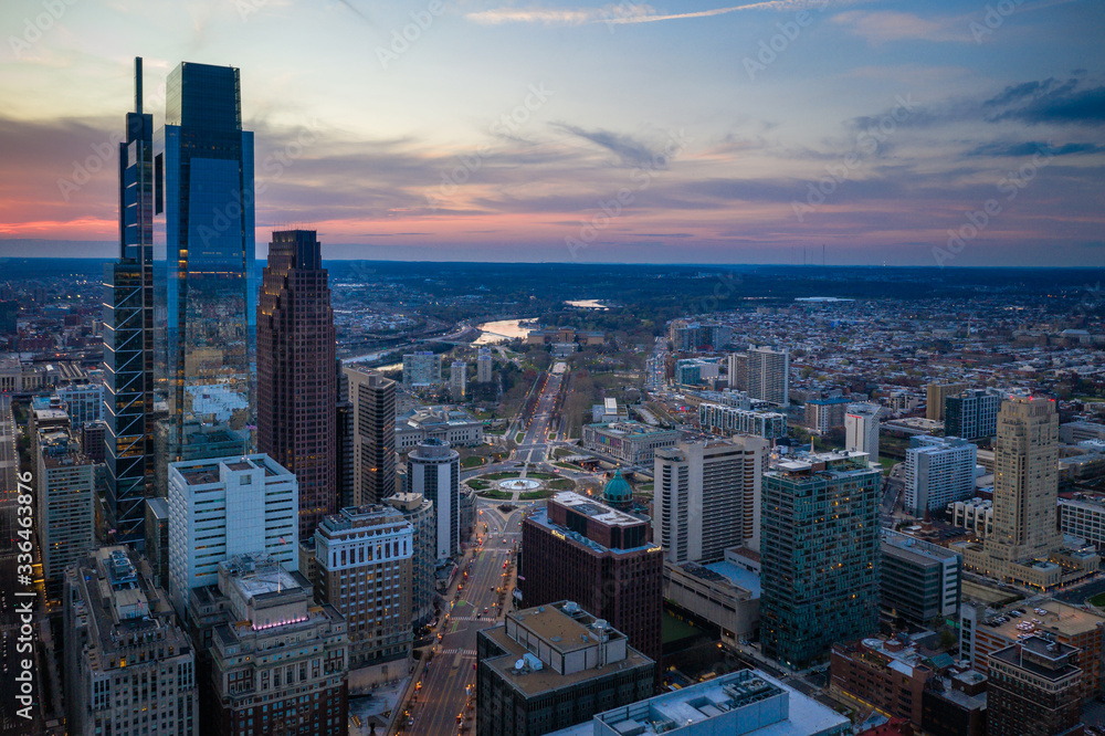 Obraz premium Amazing Sunset Drone Photo of Philly Skyline
