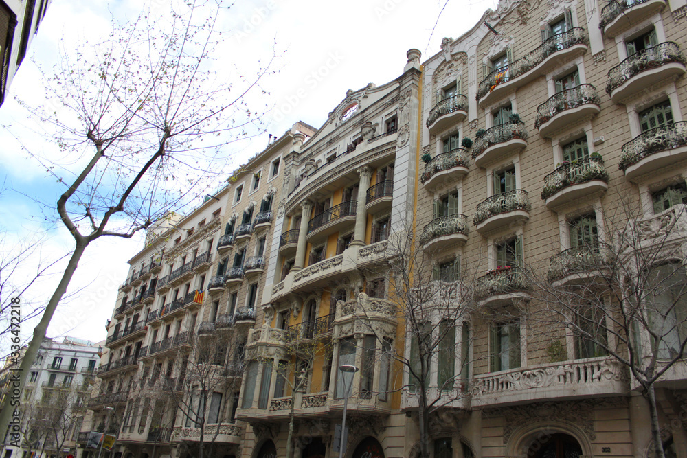 vista esterno casa per le vie di Barcellona