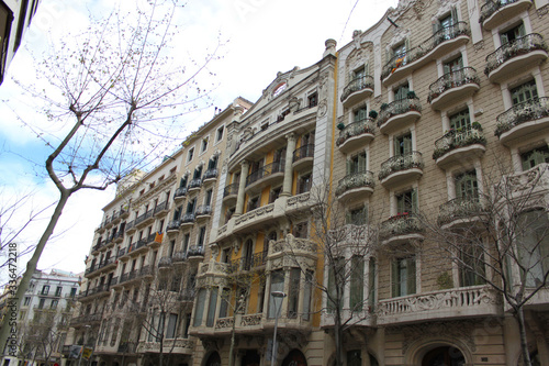vista esterno casa per le vie di Barcellona © dorysa