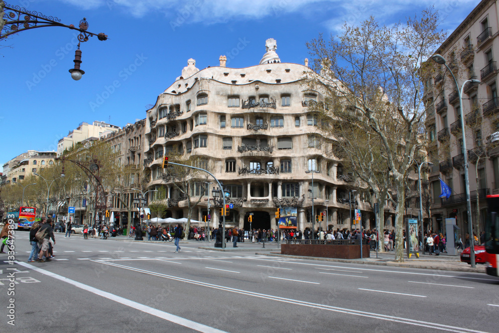 vista esterno casa per le vie di Barcellona