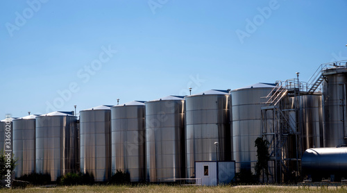 Photography highly-reliable tanks for winemaking and agro-food sectors