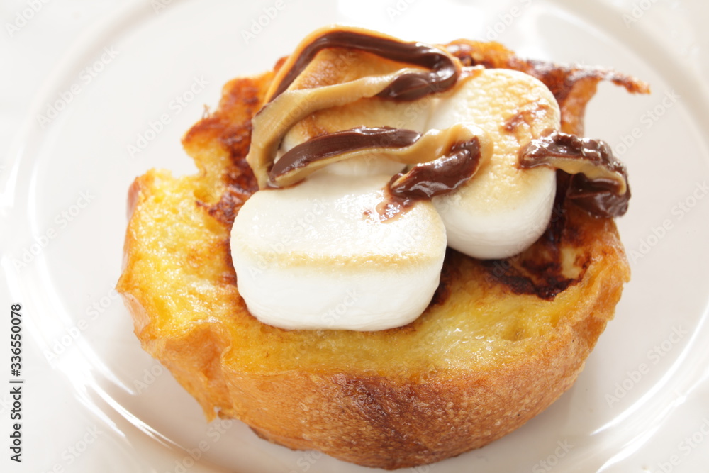 Marshmallow French toast with chocolate and peanut butter Marshmallow French toast with chocolate and peanut butter