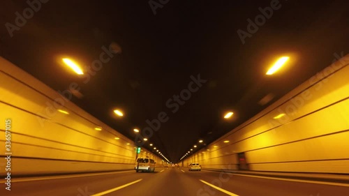 トンネル 高速道路 ハイウェイ 首都高 湾岸線 前方 主観 走行映像