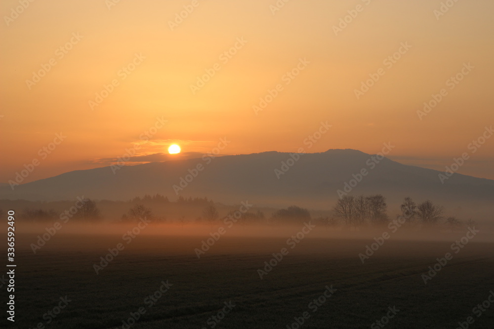 Obraz premium sunrise in the mountains