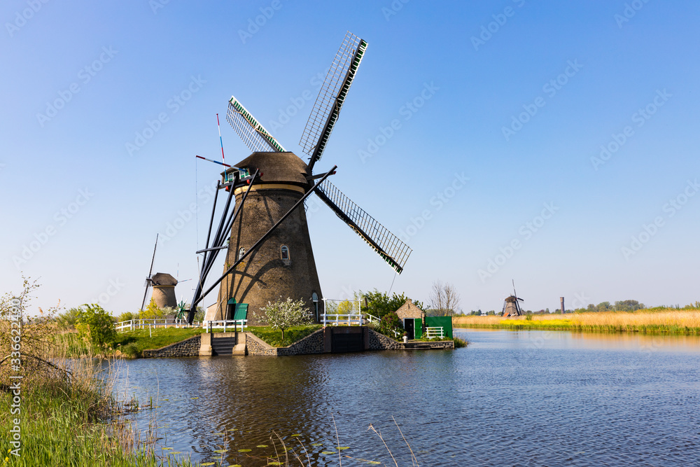 Authentische Holländische Mühle in Kinderdijk, Nord-Holland