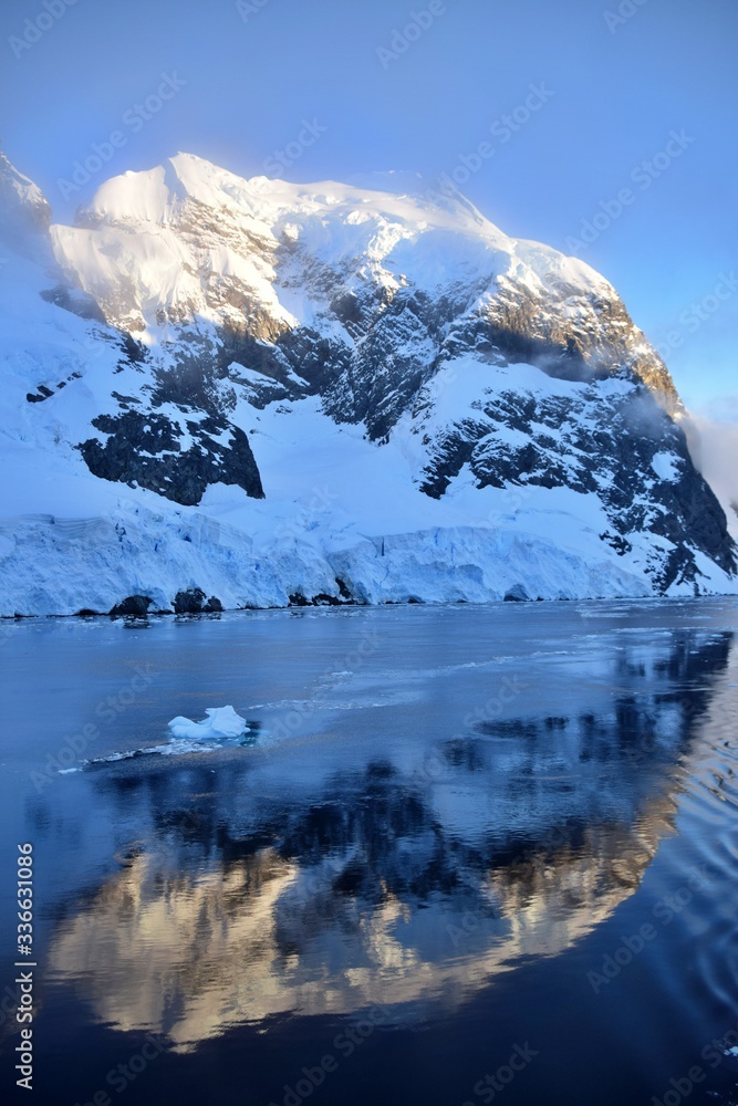 Lemaire Channel , Antarctica 