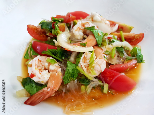 Spicy Vermicelli and Shrimp Salad with the vegetable ingredient. 