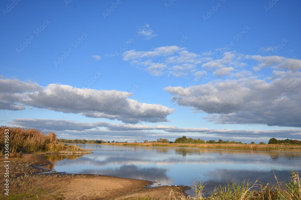 Obraz premium Blick auf die Oder bei Lebus