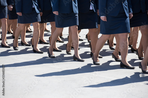 Valokuva Women in military uniform march on the parade.