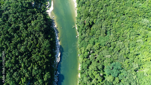 Les gorges de l'Ardèche en France vue du ciel