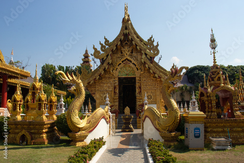 A beautiful view of buddhist temple Wat Saeng Kaew at Chiang Rai, Thailand. © joseduardo