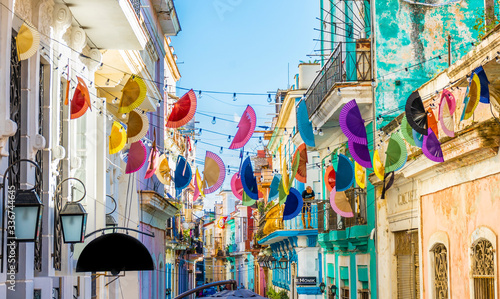 Abanicos de colores en la Habana © Juan