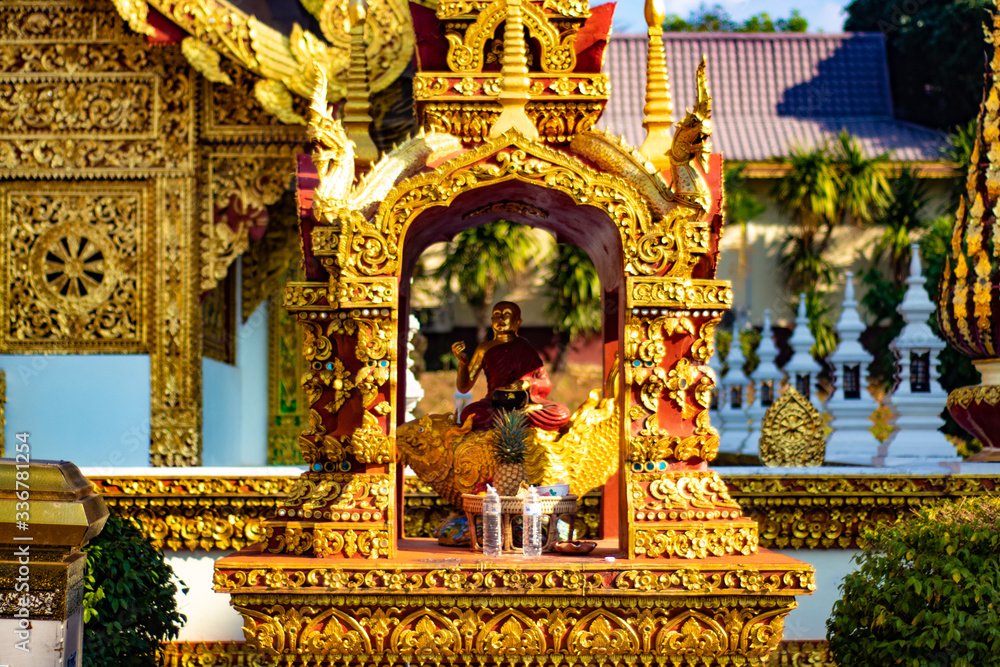 Fototapeta premium A beautiful view of buddhist temple Wat Saeng Kaew at Chiang Rai, Thailand.