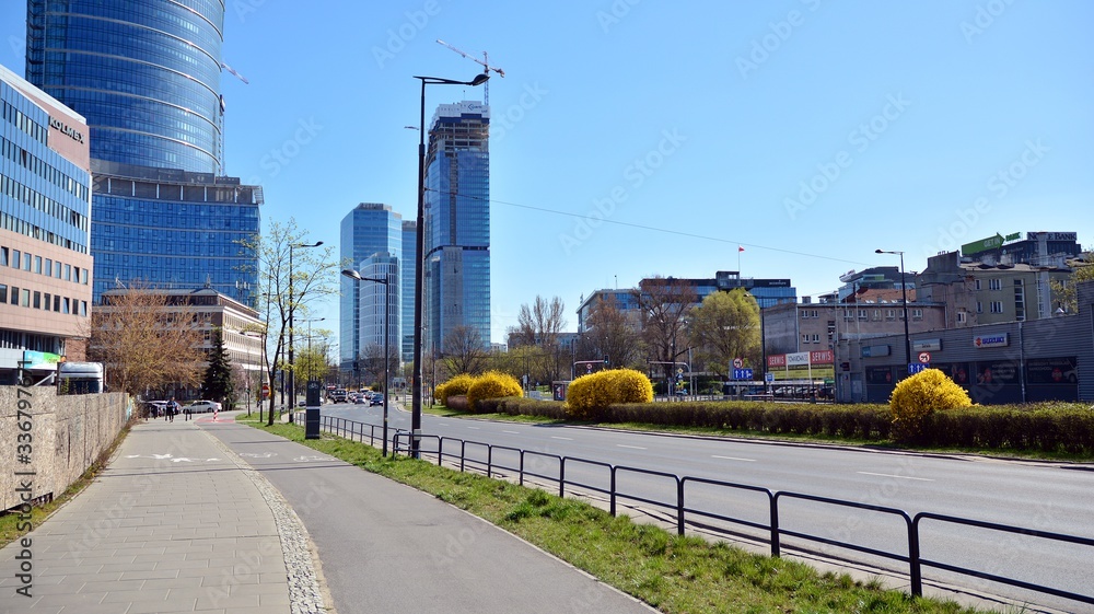 Obraz premium The streets and main places of remain deserted due to the coronavirus health emergency. The city empties itself of tourists and people. Stop coronavirus.