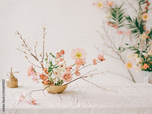 A wabi sabi inspired floral arrangement Fototapet