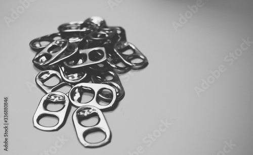 Ring of the can to open of food or drink