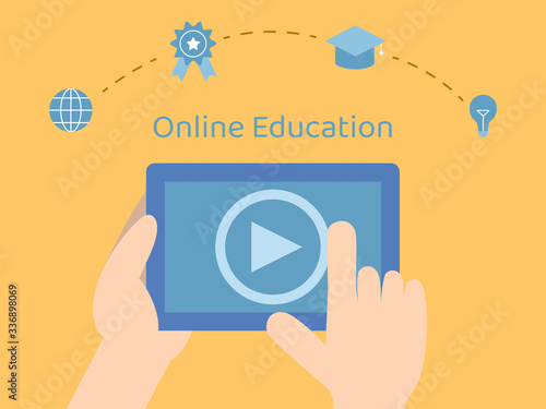 Online course in tablet. Il...