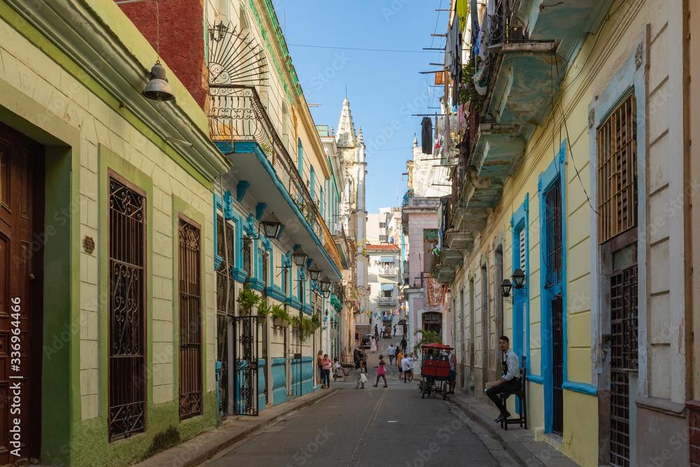 Fototapeta premium The San Cristobal Cathedral of Old Havana, Cuba.