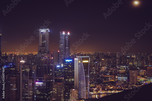 Wallpaper Mural paisajes en Sigapure por la noche, luces y color  Torontodigital.ca