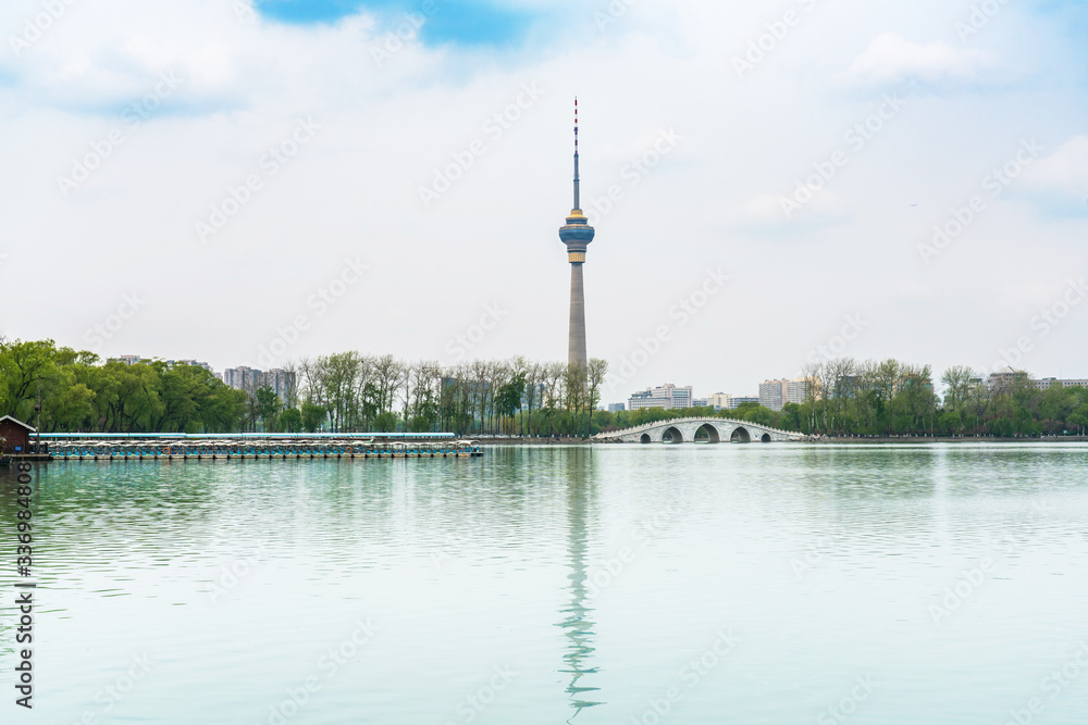 Obraz premium Spring in Yuyuantan Park, Beijing, China.