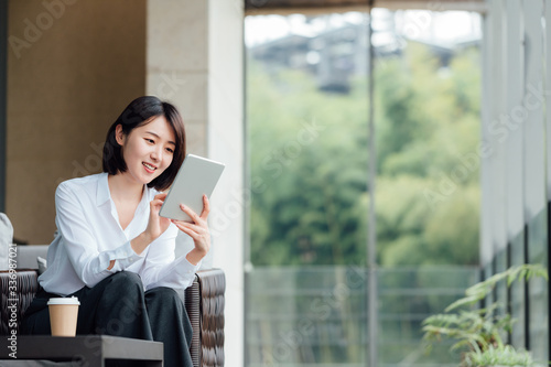 Young Asian business woman