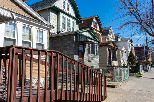 Canvas Print Row of Old Homes in Elmhurst Queens