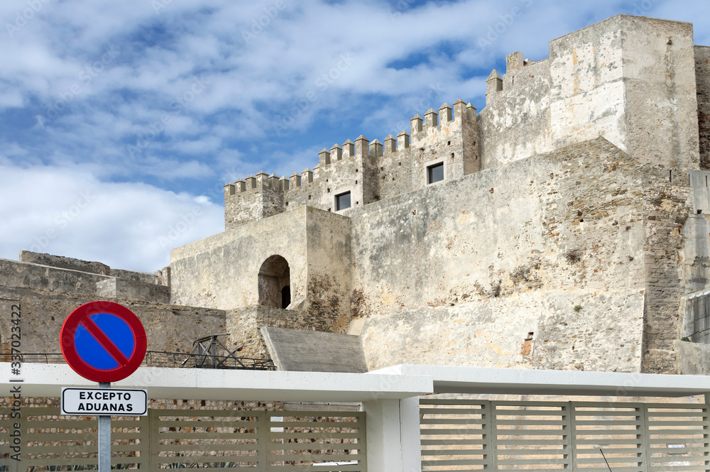 Naklejka premium Medieval Castle, Guzman El Bueno,Tarifa, Andalusia, Spain