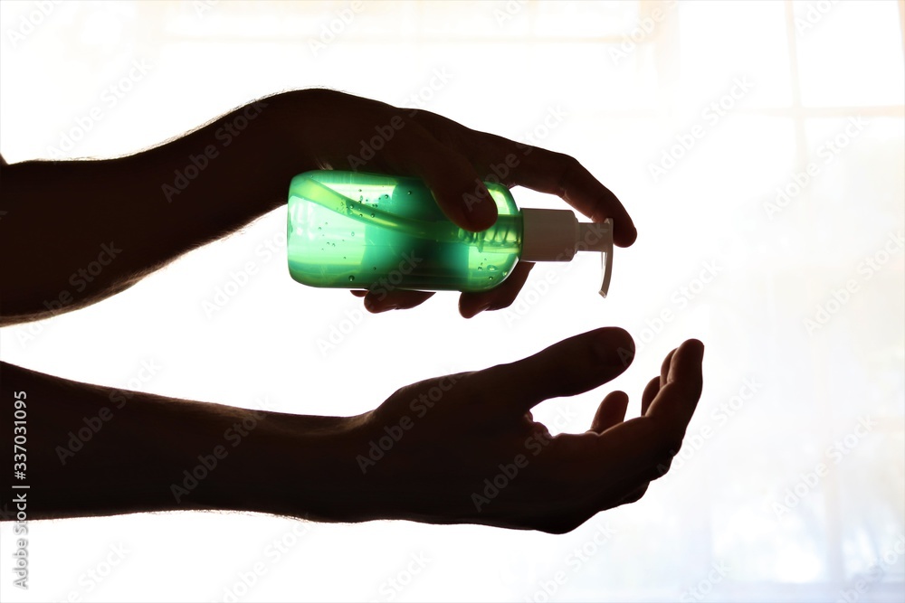 Φωτογραφία The best ways to keep your hands clean are with soap and water or with hand sanitizers that contain 60% alcohol