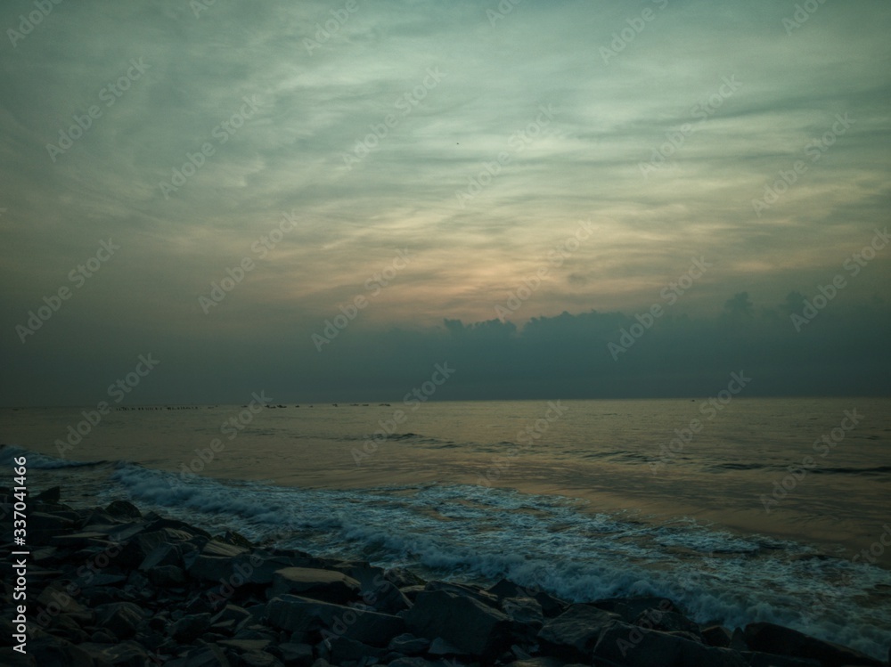 Obraz premium sunset over the sea
