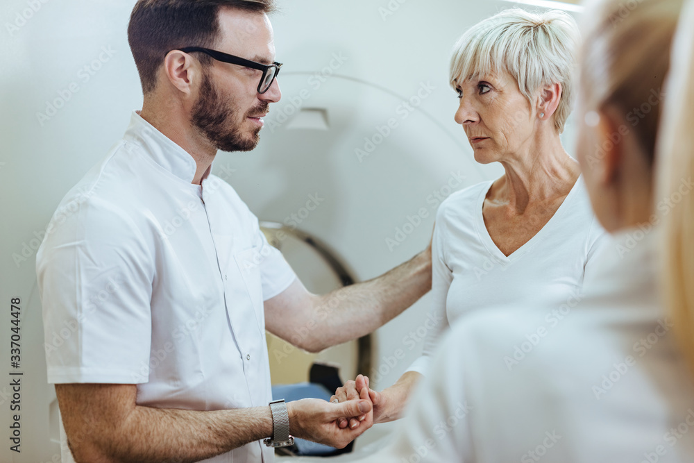 Obraz premium I assure you, there's nothing to be afraid of!