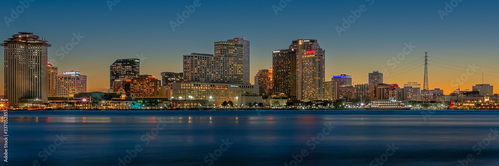 Obraz premium New Orleans Skyline Pano