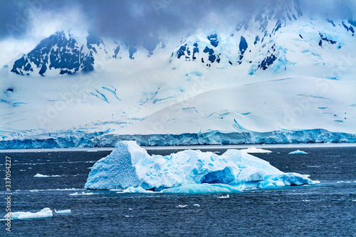 Iceberg Snow Mountains Blue Glaciers Dorian Bay Antarctica