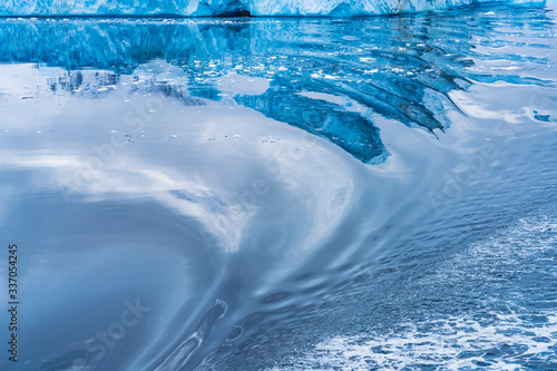 Bild auf Leinwand Snow Mountains Blue Glaciers Refection Dorian Bay Antarctica