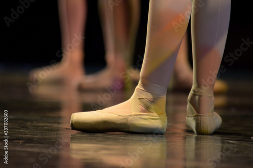 ballet dancers feet