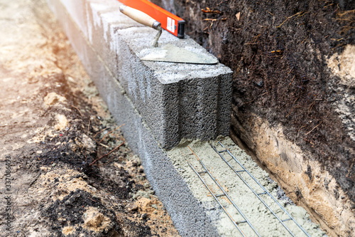 retaining wall construction from expanded clay blocks photo