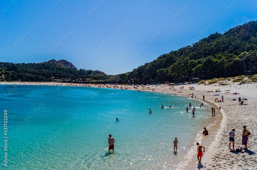 Obraz premium View of the cies island beach, crystal water