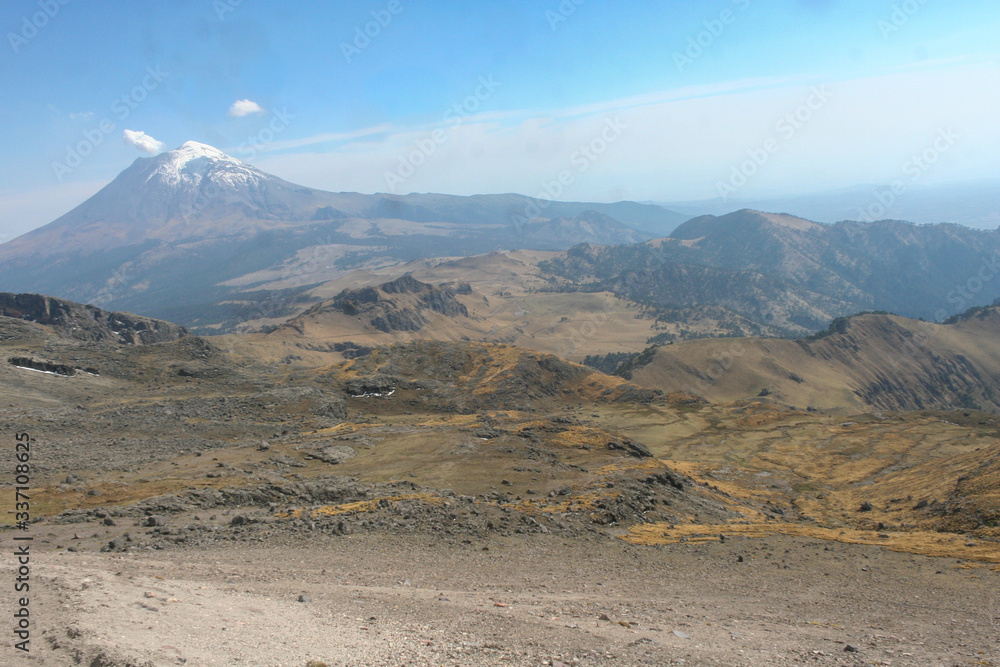 volcan popocatepetl visto desde el volcan iztaccihuatl