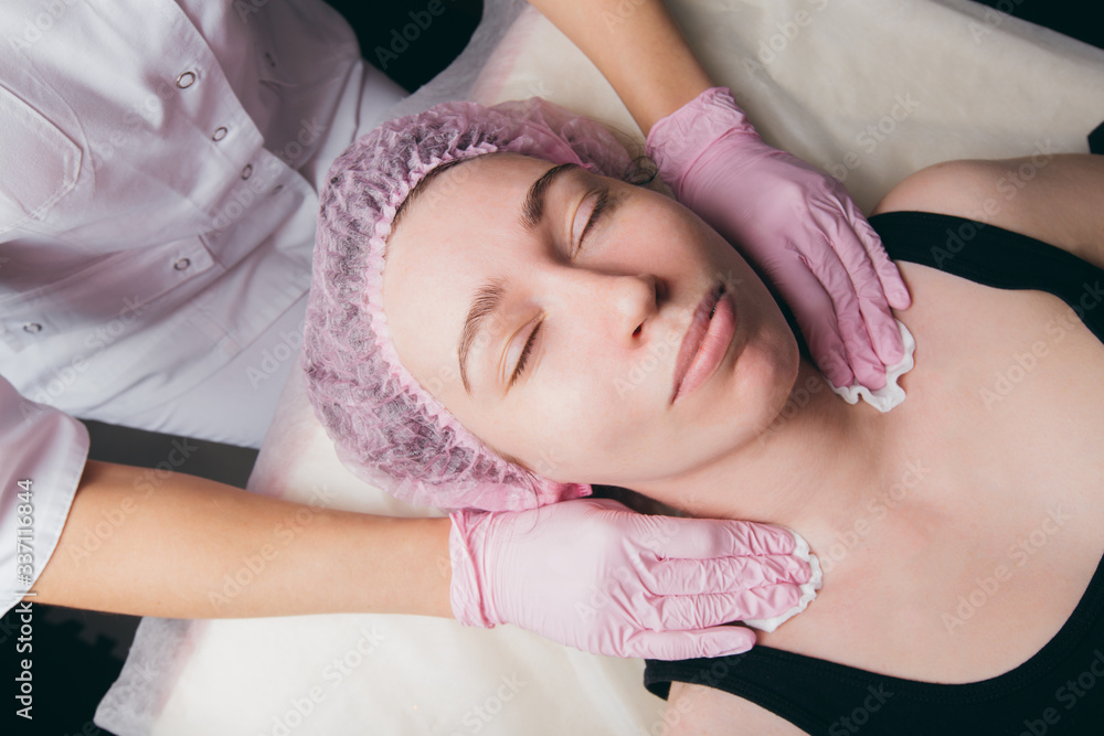 Women on procedure in cosmetological clinic. Women on procedure in cosmetological clinic.