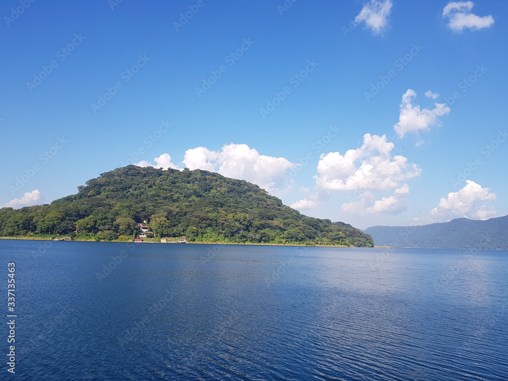 Naklejka premium island in the lake