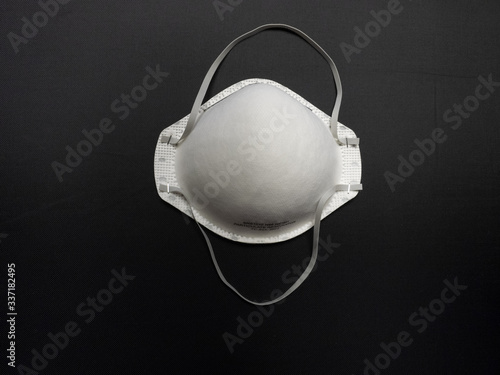 n95 respirator facemask medical mask covid-19 protection photo