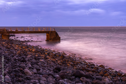 Tagesanbruch an der Ostküste der Insel Madeira photo