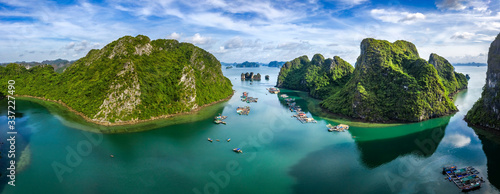 Canvastavla Aerial view of Cua Van floating fishing village and rock island, Halong Bay, Vietnam, Southeast Asia