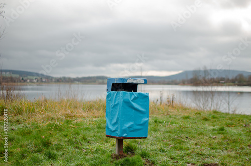 Mülleimer in der Natur - Umweltschutz