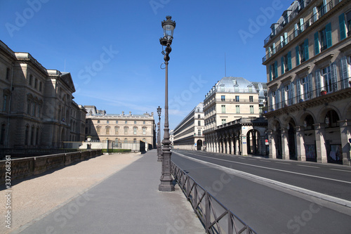 Paris vide, sans circulation, sans personnage dans les rue, pendant le confinement du à l’épidémie du Coronavirus.
Rue de Rivoli