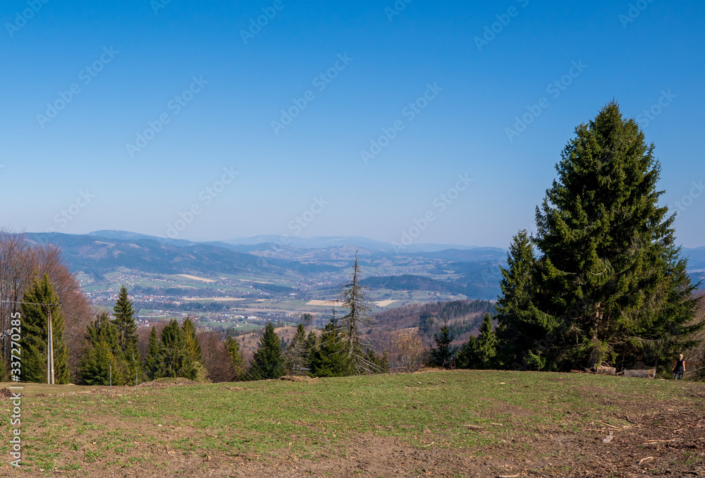 view of the valley below Kozubova with the towns: Navsi, Jablunkov, Bukovec and Pisek view of the valley below Kozubova with the towns: Navsi, Jablunkov, Bukovec and Pisek